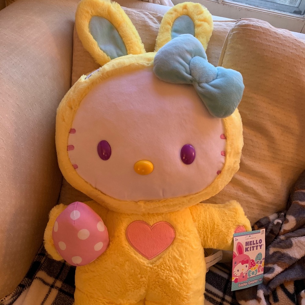SOLD ‼️ Hello Kitty Easter Plush 🐣